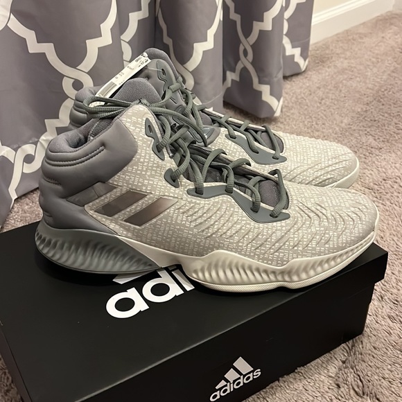 Adidas Mad Bounce 2018 Basketball Shoes Sneakers new grey Mens Size 14 - Picture 3 of 13